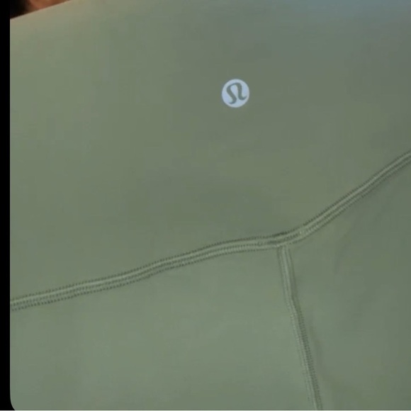 Lululemon Align Short *6"
Tidewater Teal Size 20 - Picture 2 of 4